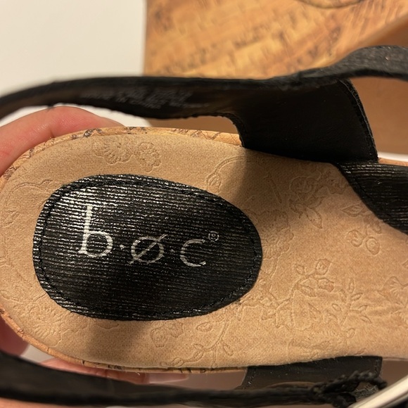 B.o.c Cork Wedge Sandals Women’s 11 M Black Flowers Metallic Buckle Closure - Picture 11 of 11